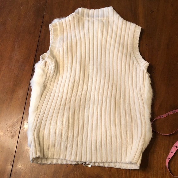 White House black market RABBIT FUR VEST - Picture 5 of 8